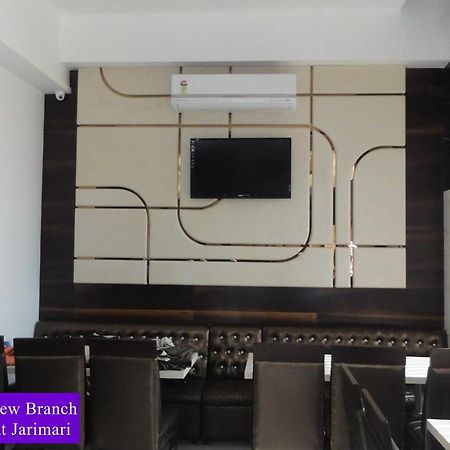 Hotel Naaz Executive Mumbai Bagian luar foto